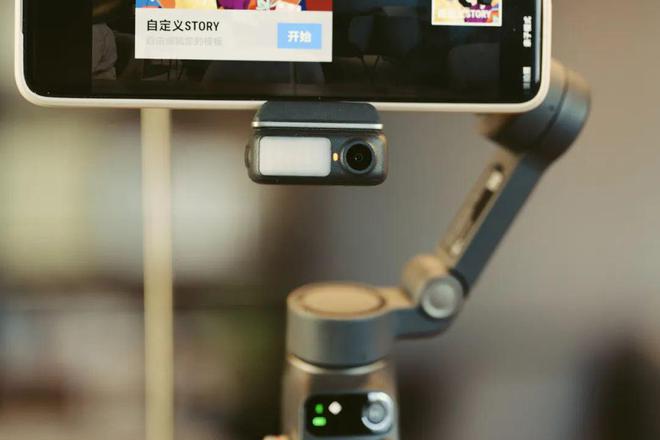 Moblie 7 Pro稳定器首发初体验！爱游戏ayx网站549元！大疆OSMO(图2)