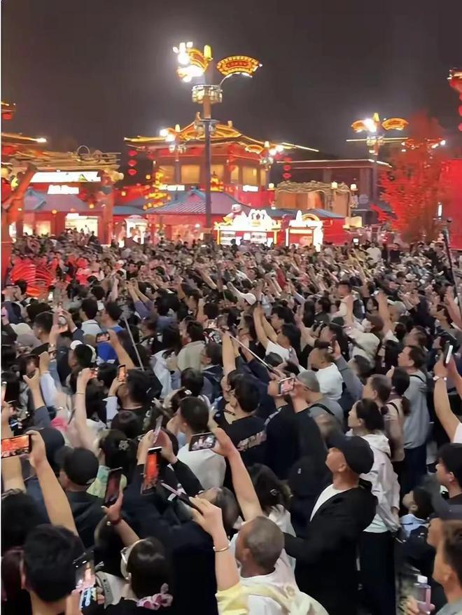 点：第四只能睡厕所第二全天排队第一是谁ayx爱游戏app五一热度最高十大景(图10)